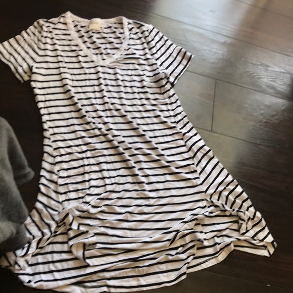 EUC black and white strip Soma Top Small - Picture 1 of 3